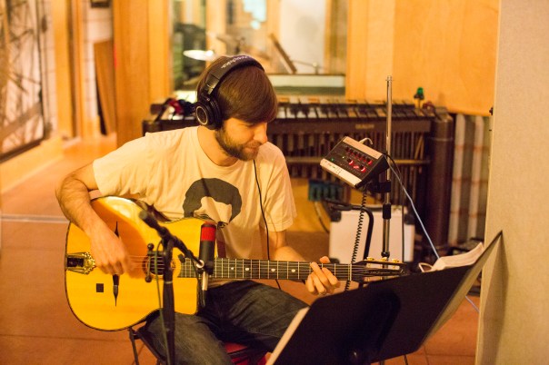 Guitarist Ben Lassiter chunking out that swing rhythm on his axe.